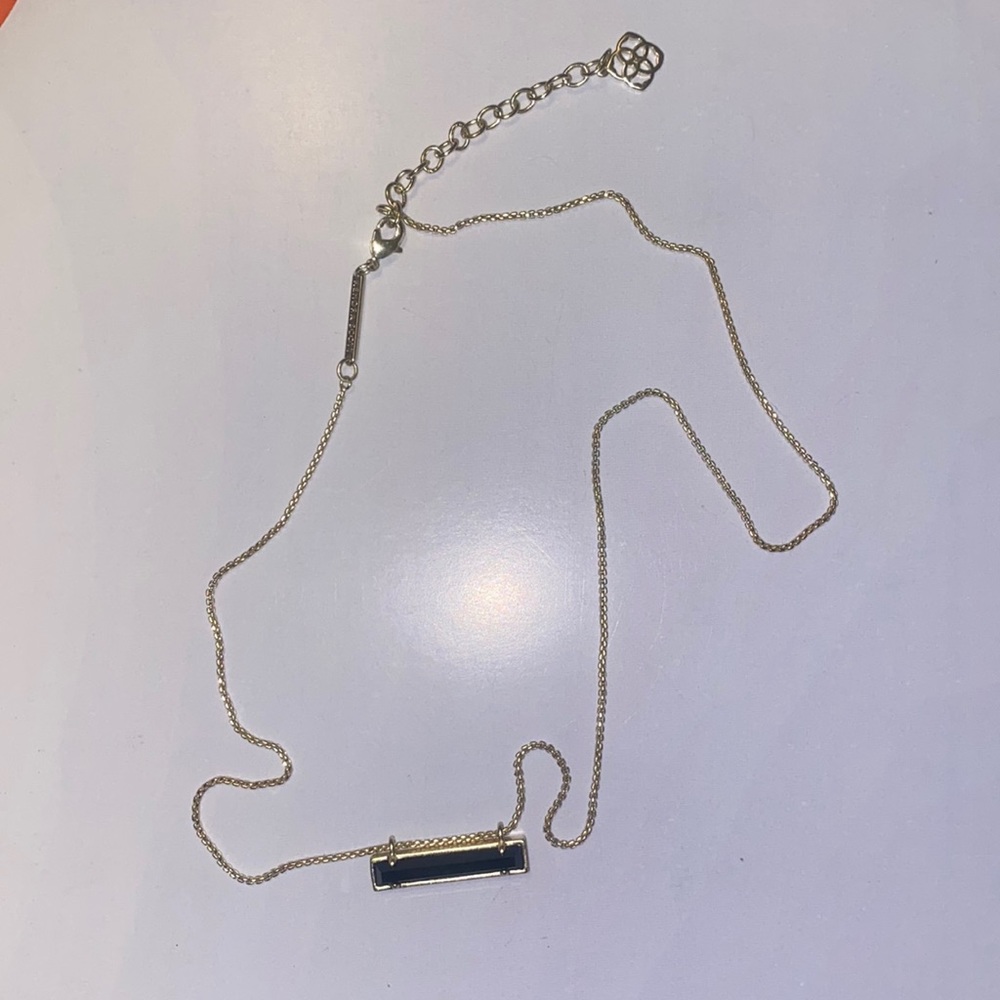 Kendra Scott necklace